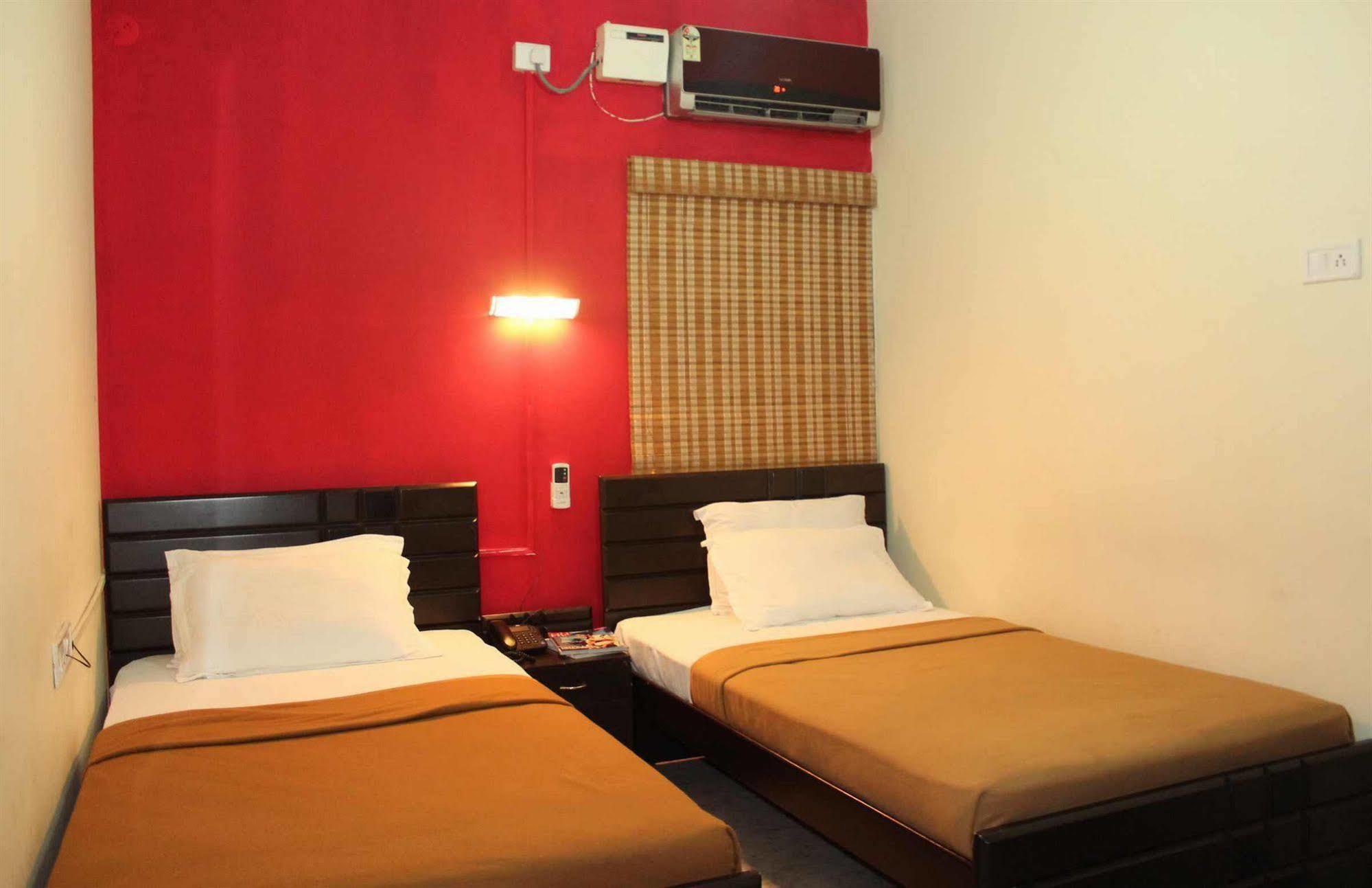 The New Casablanca Boutique Hotel Bangalore Exterior foto